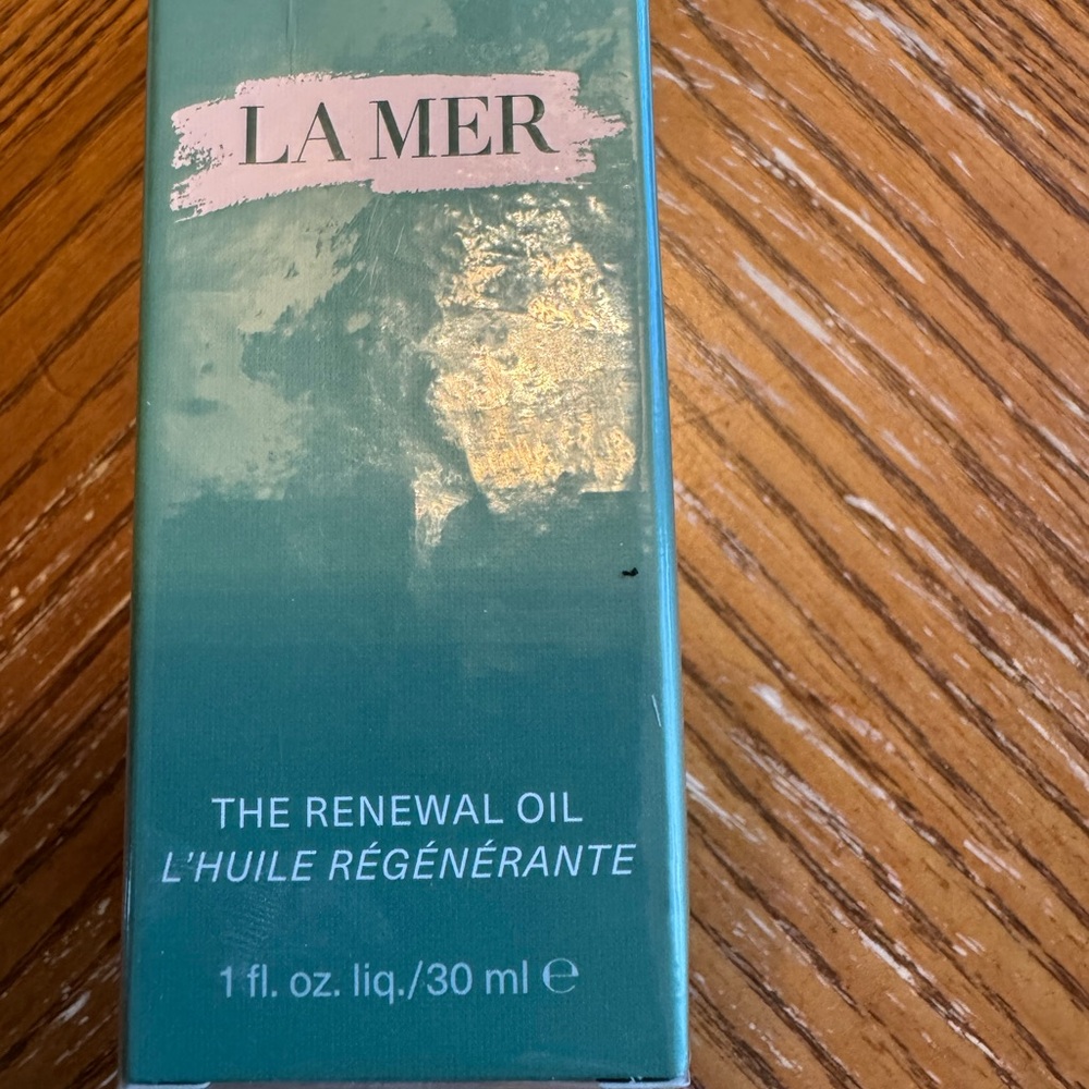 La Mer The Renewal Oil 1 oz.; purchased from Dillards 2025; NWT and sealed!